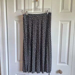 Tahari Black & White Floral Pleated Skirt